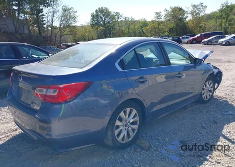 2017 Subaru Legacy 2.5I z USA, uszkodzony, nr VIN 4S3BNAB68H3045442